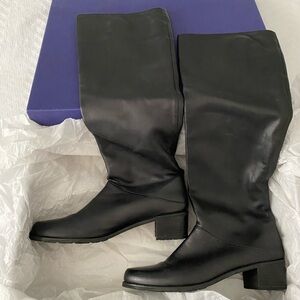 Stuart Weitzman Black Heeled Boots with Sleek Design